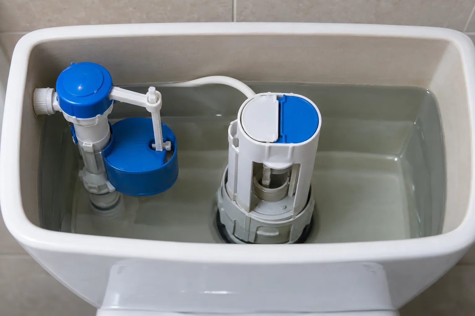 Detalhe técnico relacionado a O que pode alterar o nível de água no vaso sanitário.